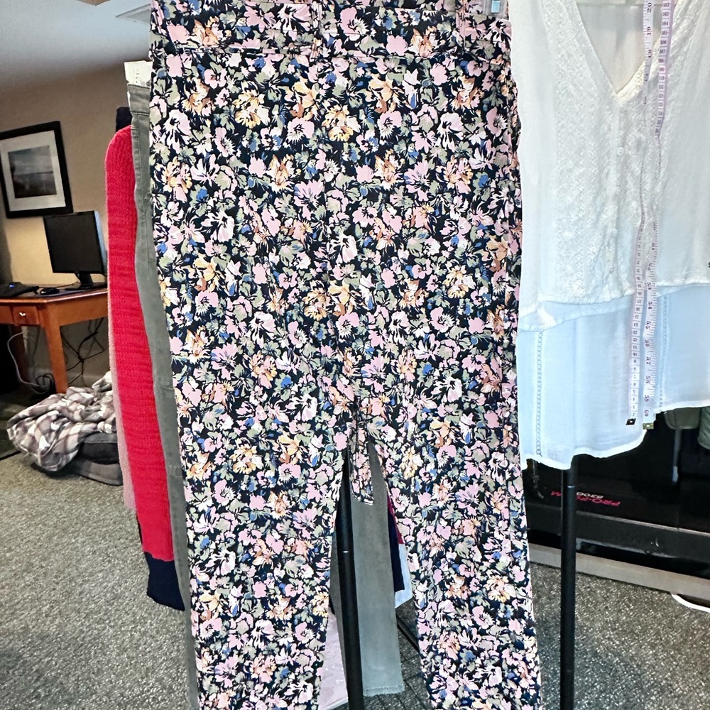 Jules & Leopold Multicolor Floral Pants - Picture 2 of 5